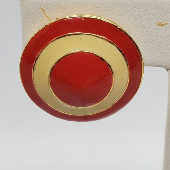 Vintage Red & Cream Clip-On Earrings - Picture 3 of 4